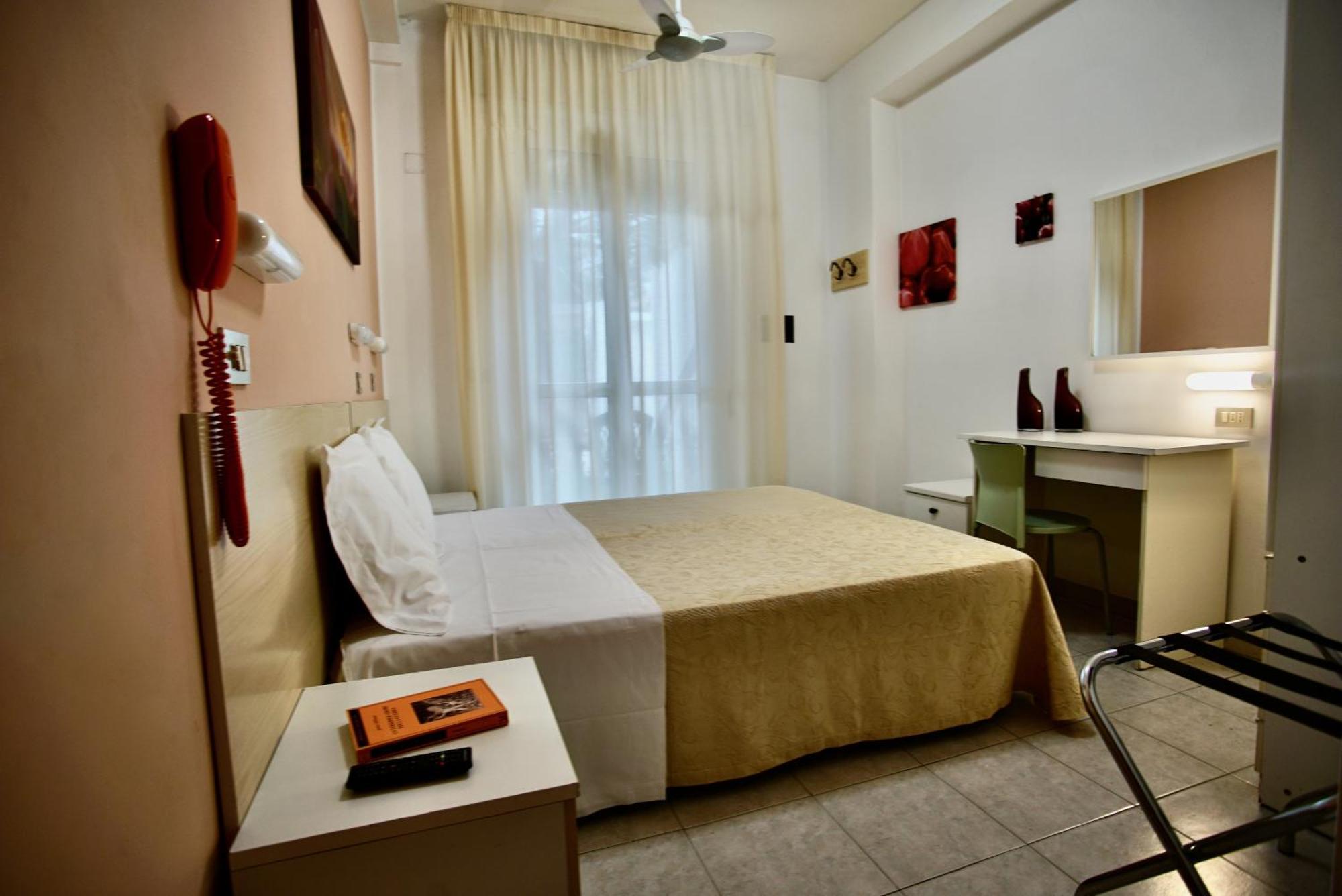 Hotel Dell'Angelo Rimini Kültér fotó